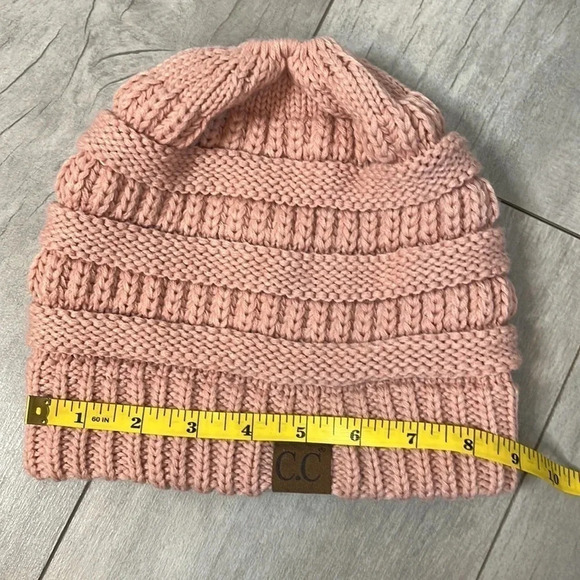 C.C EXCLUSIVES NWOT Women’s Peach Toque  Ponytail Hole Winter Hat - Picture 7 of 8